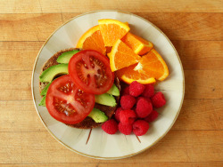 garden-of-vegan:  Whole grain bagel topped