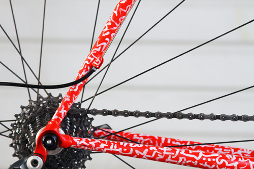 aces5050:  Dustin Klein of Cadence painted this Ritchey Swiss Cross (via Prolly)