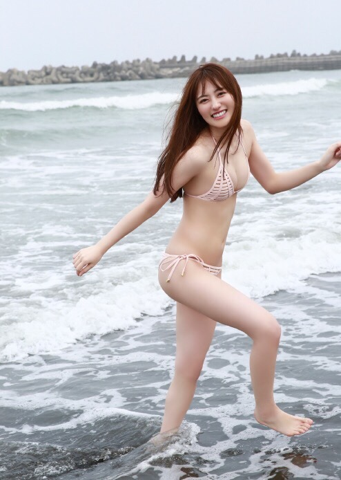 奥山かずさ Summer Style #4
Of course must go to beach this summer!