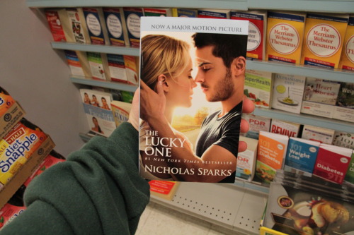ihateallofu:  i saw this and was a little appauled…..zac why r u promoting reading?  get
