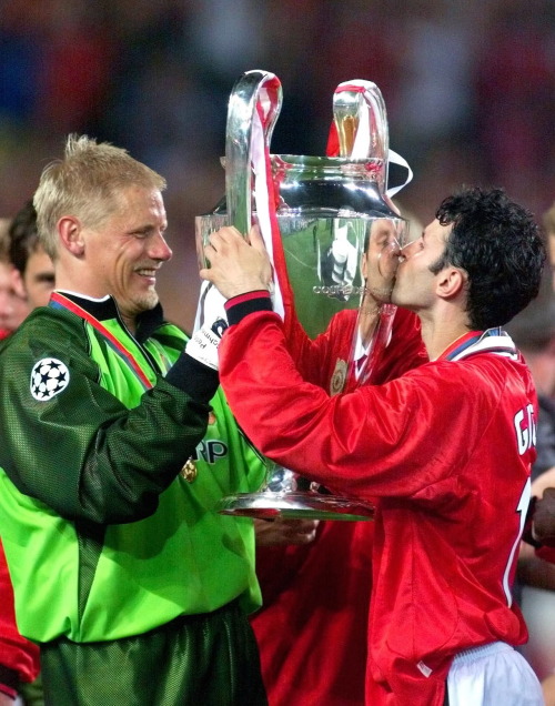 3-comma-1415926535897: Manchester United have reached the Promised Land! May 26, 1999 (not