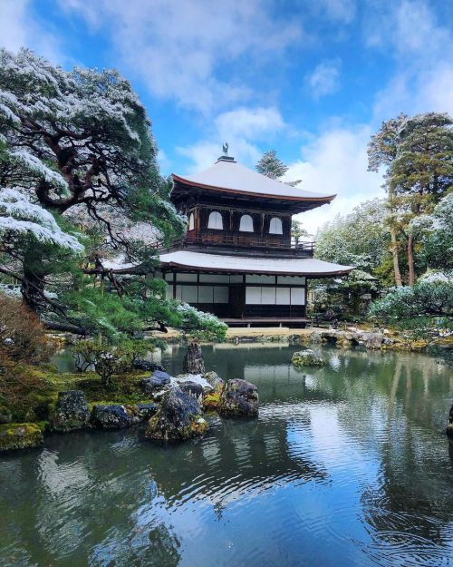 銀閣寺庭園（慈照寺庭園）③ Ginkakuji (Jisho-ji) Temple Garden, Kyoto もう一枚。10時前には晴れて天気も良くなったので、雪解けも進んだかもしれないけど⛄️ こ