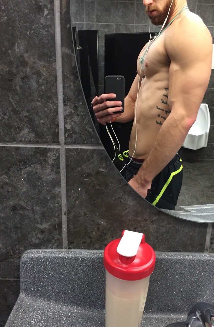 romancingthelookyloos:  After my chest workout yesterday. It was only a half hour,
