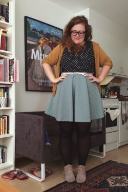 amanda-please223:  cake-and-milk:  I have been having a helluva time trying to find appropriate middle school teacher clothes, but I think I’m getting the hang of it…  I’m obsessed with this outfit