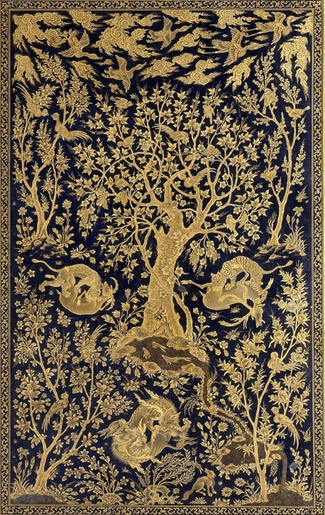 design-is-fine:Book cover, 16th century. Laquer, gold, silver, leather. Persia. Museum für Kunst und