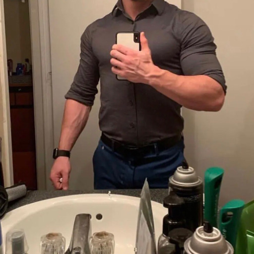 Youngdom4Subdads:im-A-Sucker-For-Hairy-Daddies:😉😉😉I Walk Into His Apartment