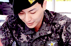 specialteuk:   parkjunng:    Teukie with the kids    Omg… NO IT’S FREAKING TOO