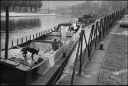  Henri Cartier-Bresson FRANCE. Yvelines. Rosny-sur-Seine. 1956. The Seine river. 