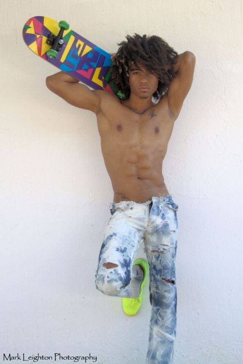 dominicanblackboy:  Sexy gorgeous hotboy Shane Huggins!