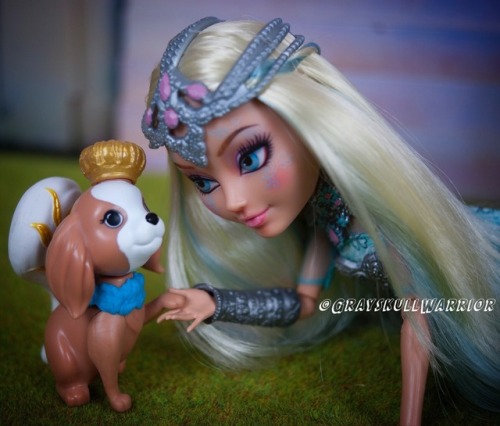 grayskullwarrior: My beautiful custom Darling Charming. Painted by the amazing @no-frilly-bit  Follo