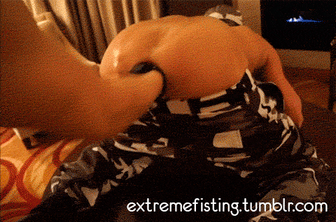 extremefisting:  Double Punch Wouldn’t he have been more comfortable with his trousers