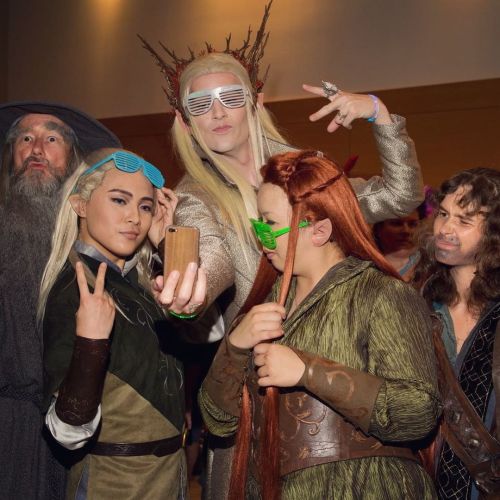 It’s #tbt but first, let me take an #elfie . . Gosh this was @dragoncon 2014! Thanks to 2020 this fe