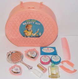 vintagetoyarchive:   TRANSOGRAM: 1955 Pink LADY LOVELY Beauty Kit  