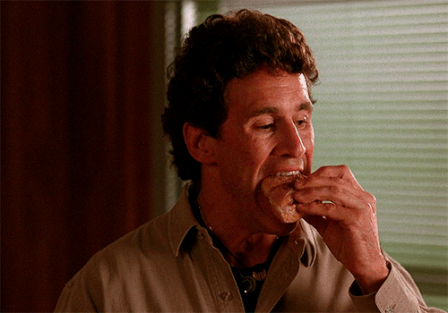myellenficent: Michael Ontkean as Harry S. Truman in Twin Peaks (1990-1991)