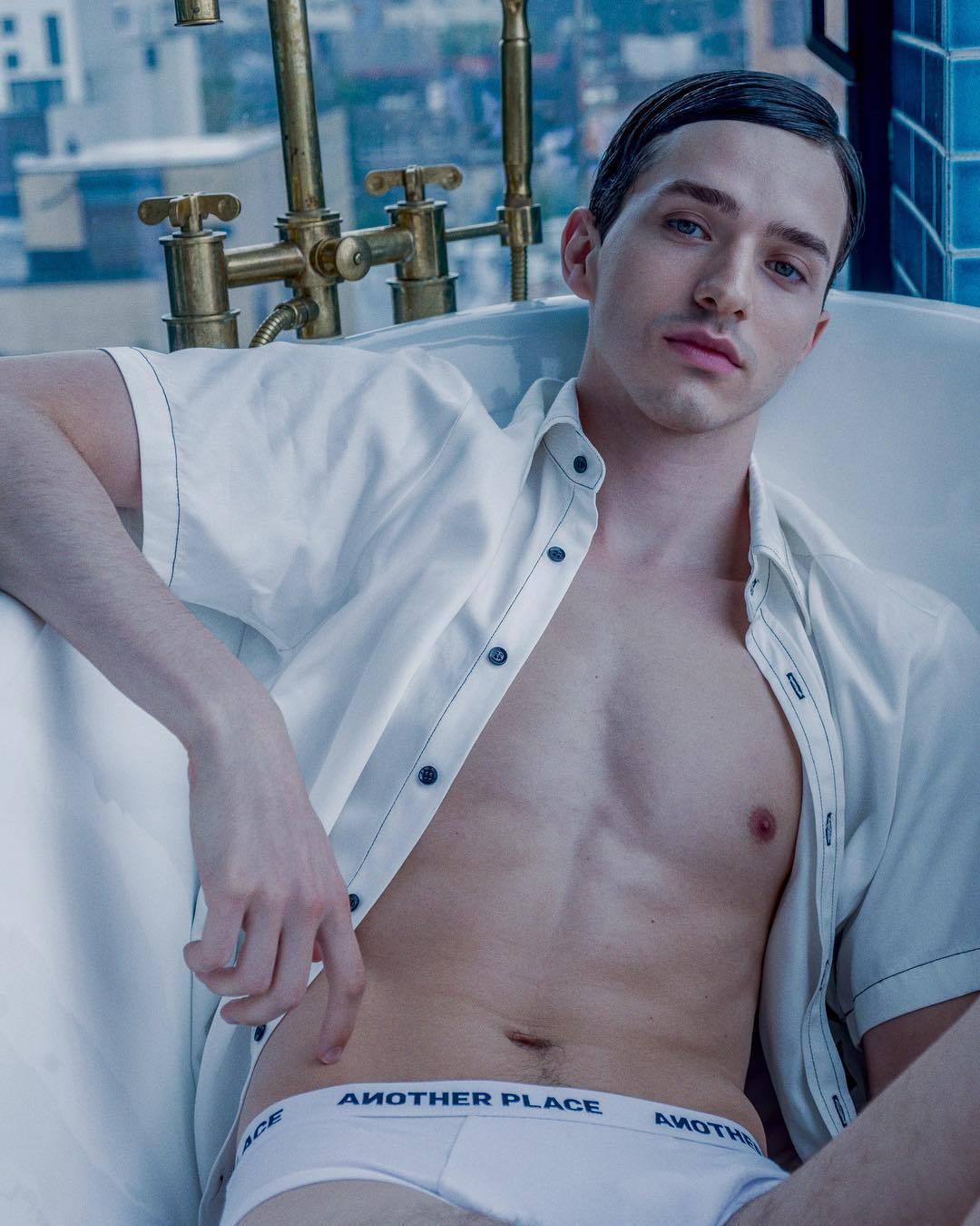 christos:Martin Conte by Rafael Nascimento