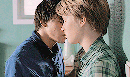 darkmagic1998:  mke-boy:  Aggressive  I swear that I will stay if I was him :c 