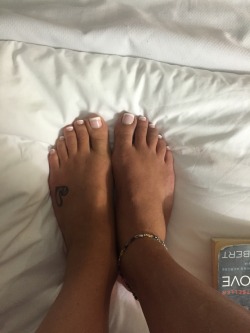 HOTWIFE FEET