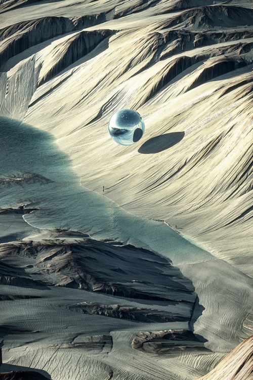 creative-curiosity-design:  “This is a personal project meant to experiment erosion on procedural terrains. The goal of the project was to find a good way to import terrains from World Machine into Vue. The process was long and boring because I