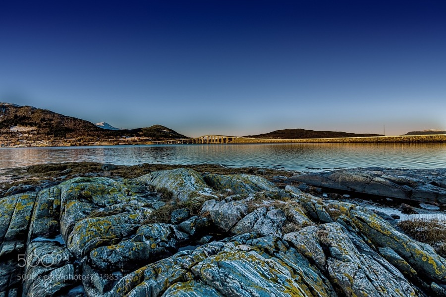 Golden Bridge by JonForberg
found at 500px