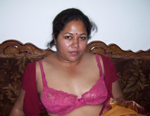 Porn prythm:  ON REQUEST - Sharing Chaitali Bhabhi’s photos