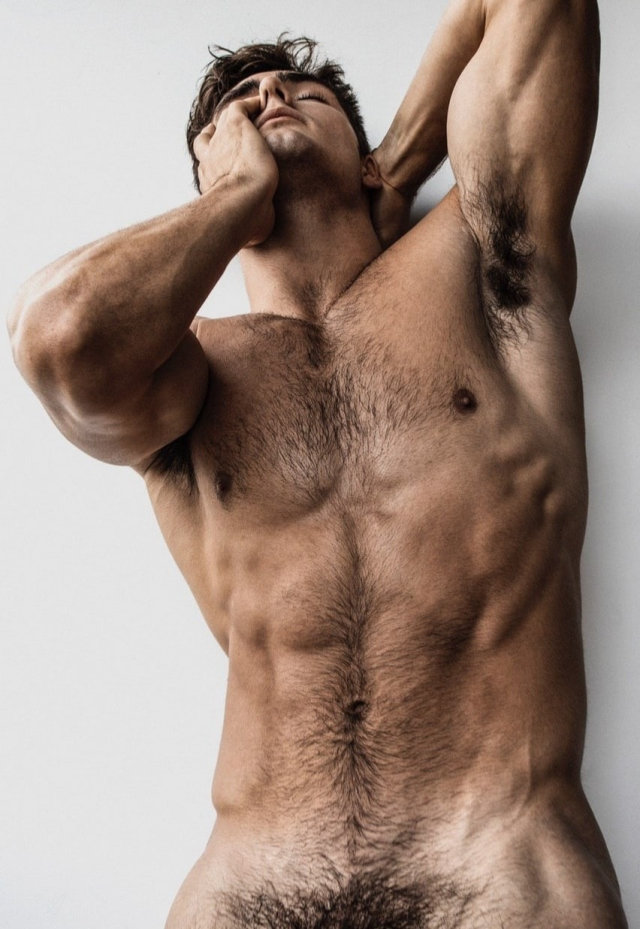 ivixivi:ty3141:hairyjohnson:Gorgeous handsome hairy stud.Levi Conely