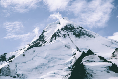 hannahkemp:Mount Redoubt, AlaskaPrints//Instagram