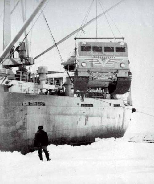 Arctic exploration vehicle Harkovchnka.