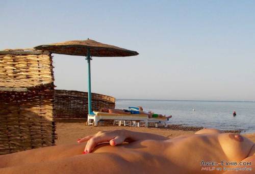 Porn naturistelyon:  Française en Égypte au photos