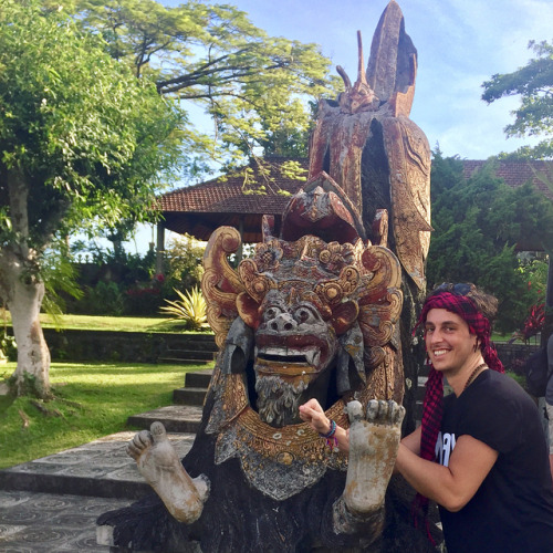 My new mate. Imagine Dragons #Karangasem. Gods of #Bali (at Water Gardens Tirtaganga)