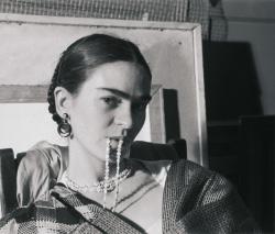 Lucienne Bloch, Frida biting her necklace, New York, 1933“We went to a Spanish restaurant and had a kind of strong stuff like Vodka which one drinks with lemon and salt. We acted most crazy. It was a fine afternoon and cheered Frida up.”
