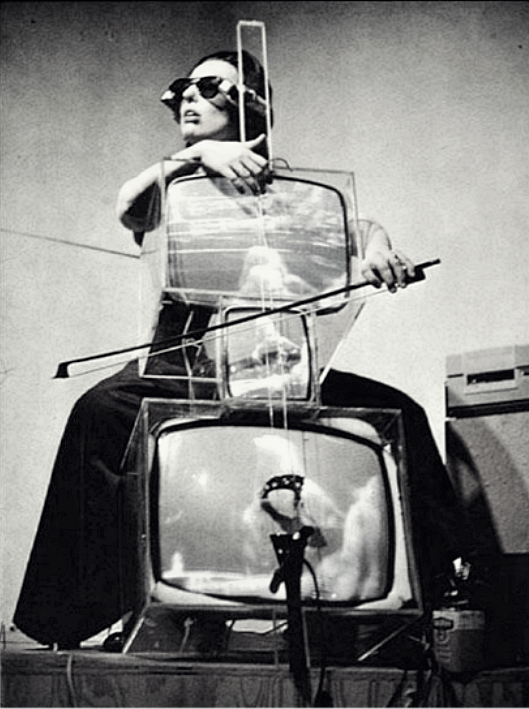 miss-catastrofes-naturales:  Nam June PaikTV Cello (1967)