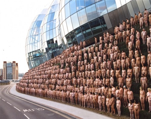PHOTOGRAPHY: Nude Landscape Portraits by Spencer TunickSpencer Tunick stages scenes in which the bat