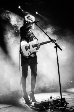 fuyushowgun:St. Vincent live at the Cambridge