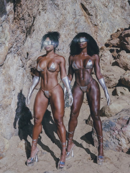 kobikiyama:  Qimmah Russo + Brittne Jackson  