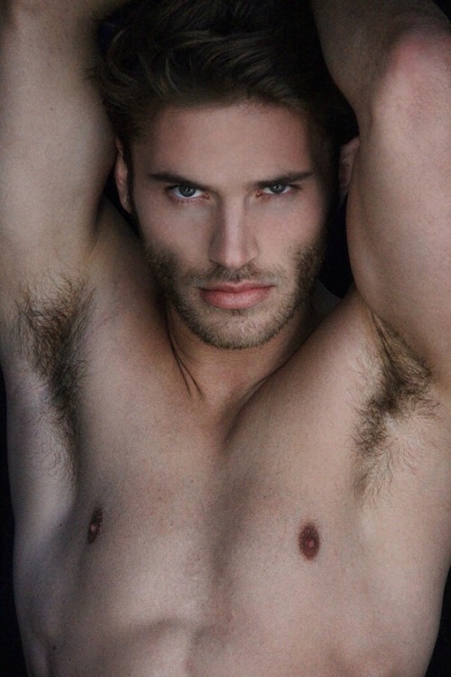 wetnakeddog:  Welcome Mister Pitts