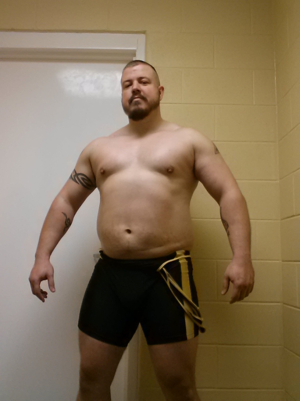 foxbear:  Sleeveless and Sweat, Singlet and Tool Just more gym progress pics.  I