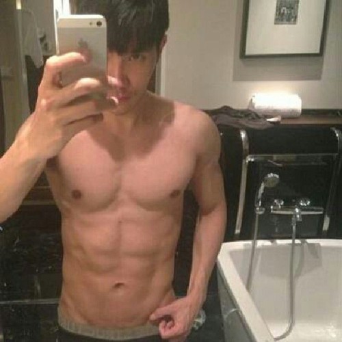 So handsome! #asianhunk #asianguy #asianman #asianhotty #asiandelight #asiangay #fetish #mannipples 