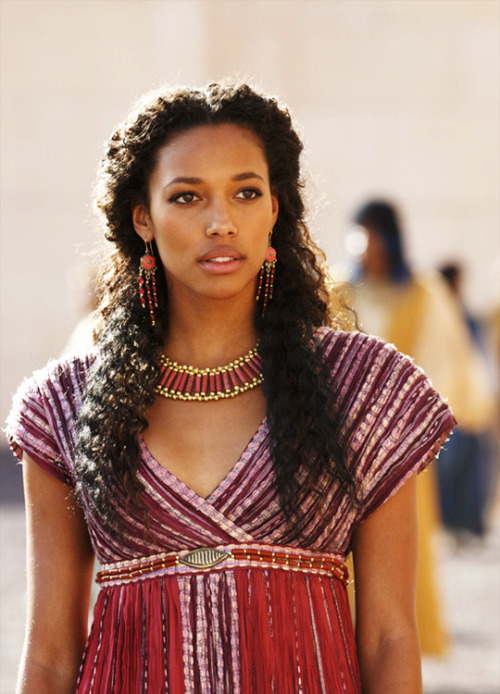 Kylie Bunbury in Tut