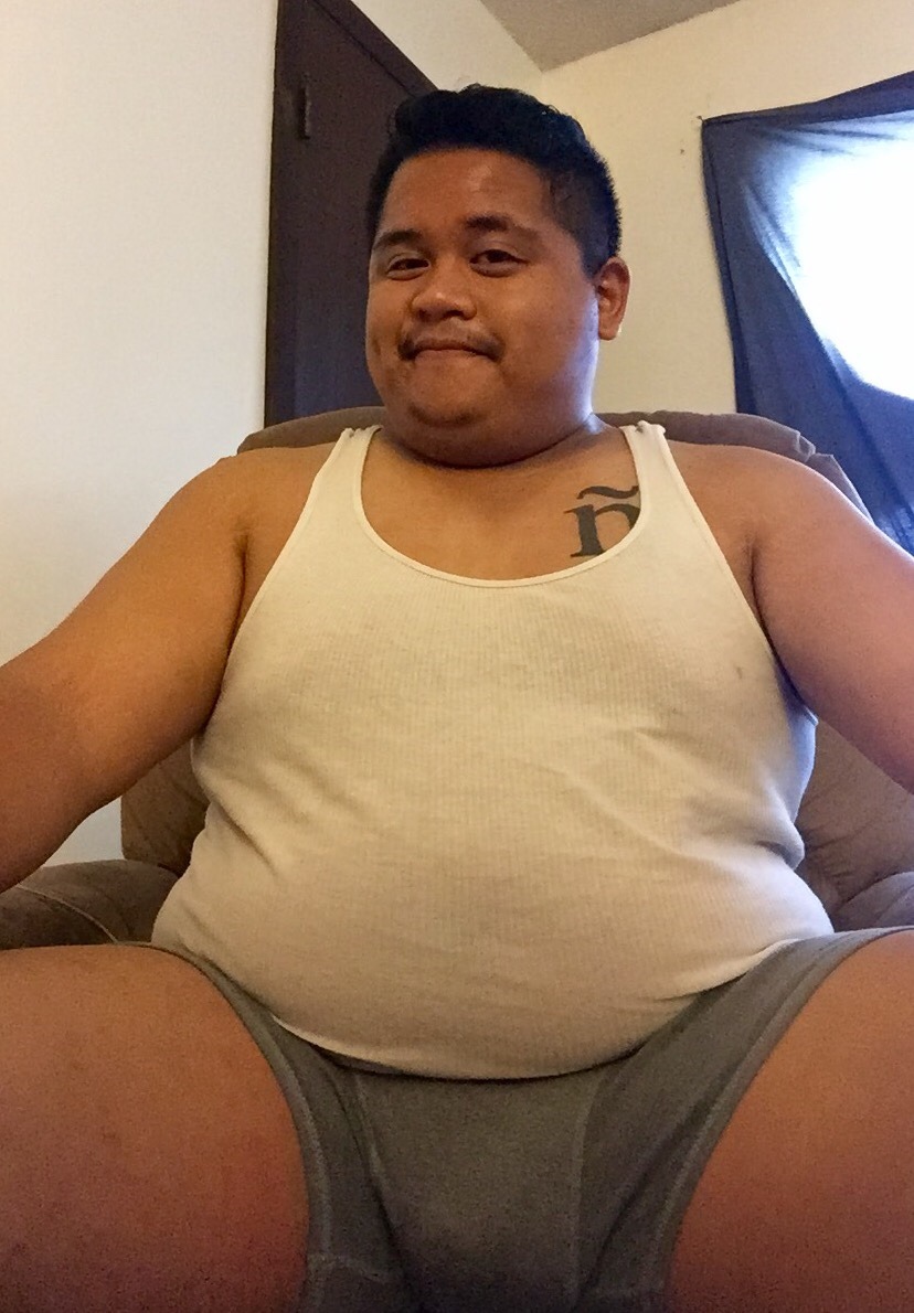 jetto02:  chonnyg:  bibrownboy:  Just chillin in my big chair😉  Brown just got
