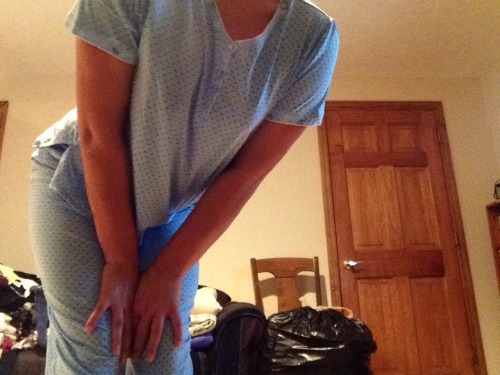 I feel so cute in my “old lady” pjs, looks like hospital gown material but they are cozy pajamas 👵🏽  (Ignore the mess in the back, going through old clothes 😒)