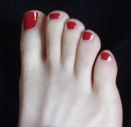 snoopythatsme: my-tumbl-naked-porn: toegasm:Yes pleeease! How about a massage for those lovely beaut