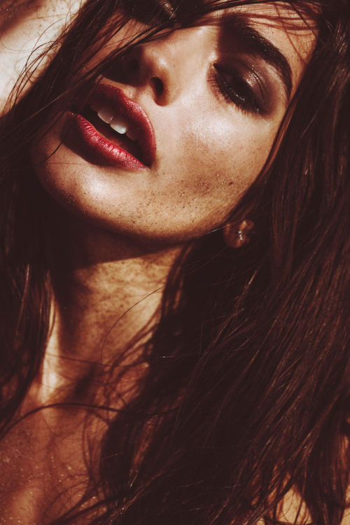 no-uggos:  Taylor Hannum