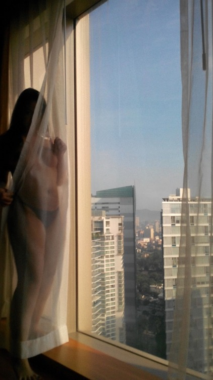 littlemissgoodhead:  a little bit shy