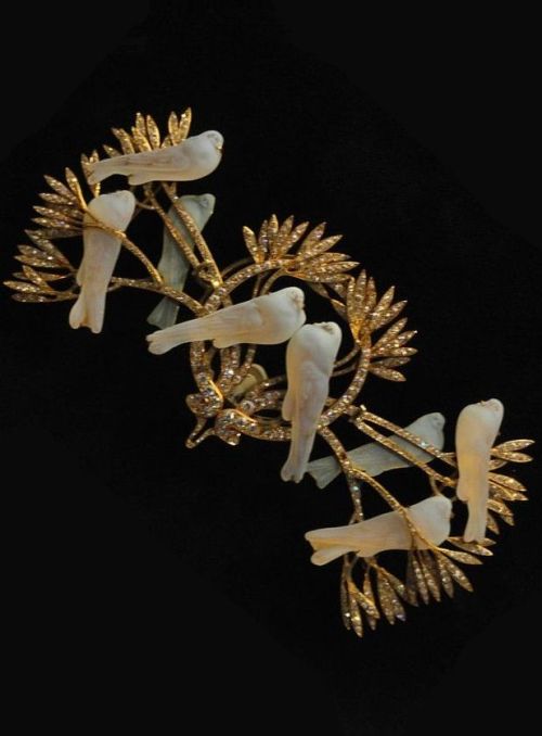 &ldquo;Peace&rdquo; pin, by René Lalique, given by the people of Paris to Edith Woodrow Wilson in 19