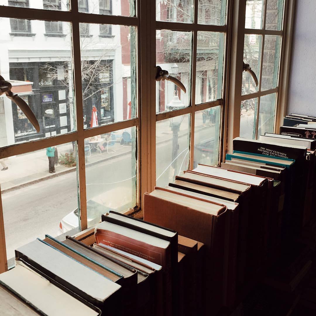 calm-mysoul:Until next time, spring break ✌🏻 (at Bienville Books)