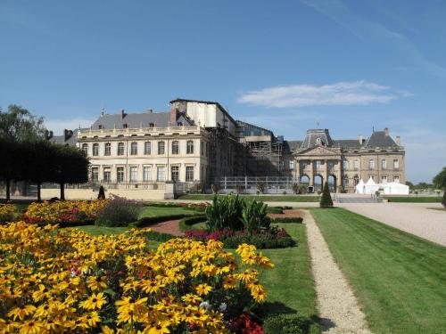 castlesandmedievals:Château de Lunéville The Château de Lunéville which had belonged to the Dukes of