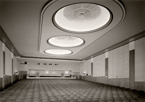 Karl Hugo Schmölz, Cinemas in post-war western Germany, early 1950s. Gelatin silver prints. © Archiv