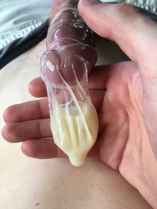 dallascondom: Fan submitted! Wow!! A very heavily loaded used condom!!!