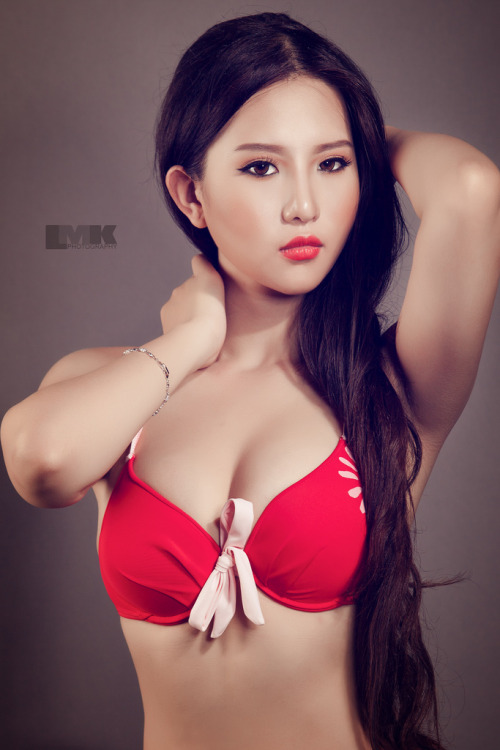 asian-girls-hot: Love this girl in red bikini! So photogenic and hot!