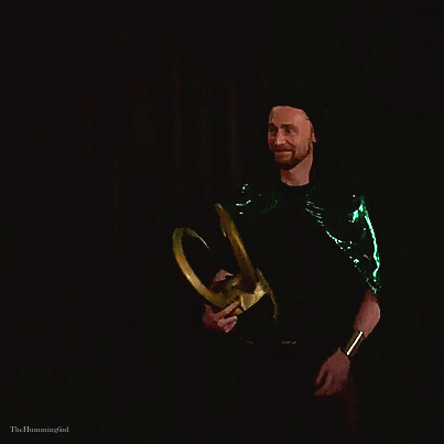 Loki’s’ grand entrance in Thor Ragnarok 4D Bonus: Spot the Loki fans in the audience…